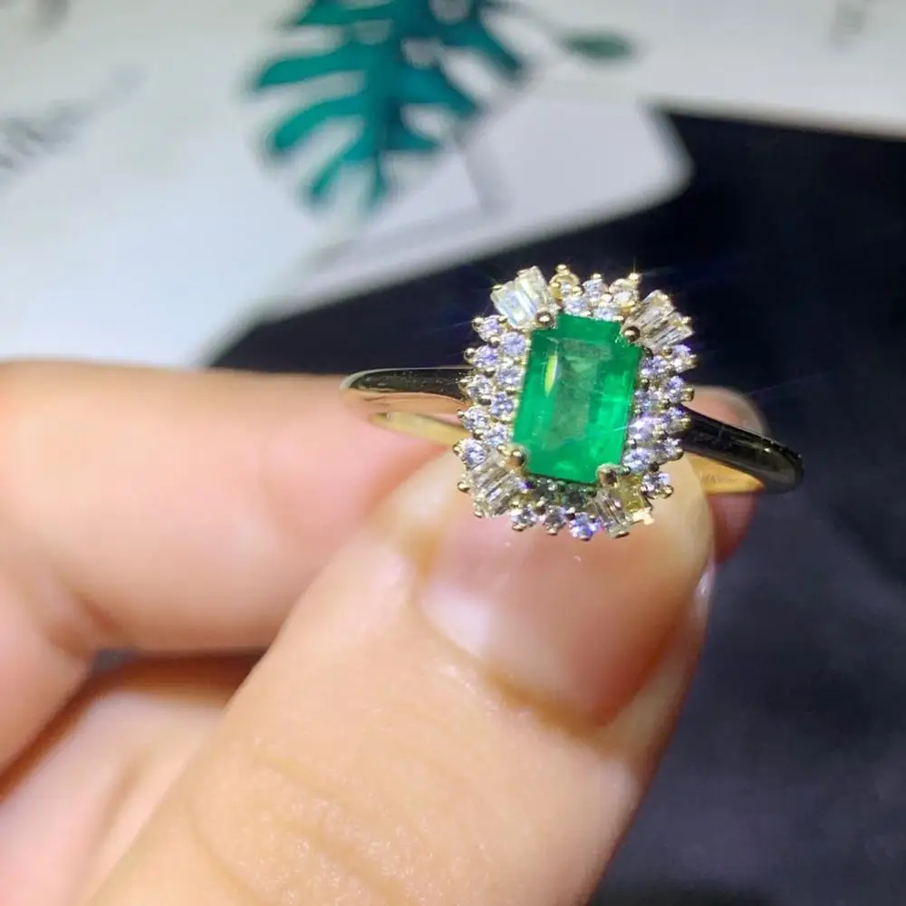 

S925 silver inlaid natural Columbia emerald ring main stone size 4 * 6 mm breadwinners adjustable support natural gem testing
