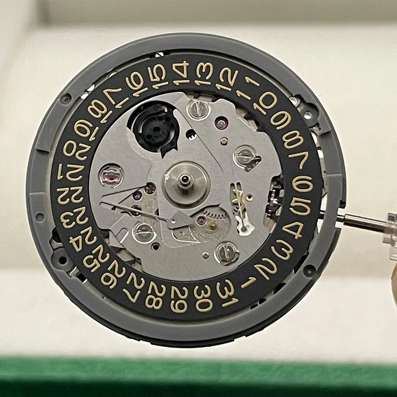 

SEIKO Japan NH35A Mechanical Watch Movement 24 Jewels NH35 Automatic Mechanism 3.8 o'clock