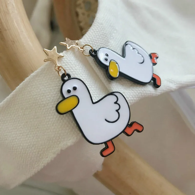 

Hot Selling Cute Dark Drop Earrings for Women Sweet Cartoon Animal Dangle Earrings Alloy Star Girls Fashion Jewelry Wholesale