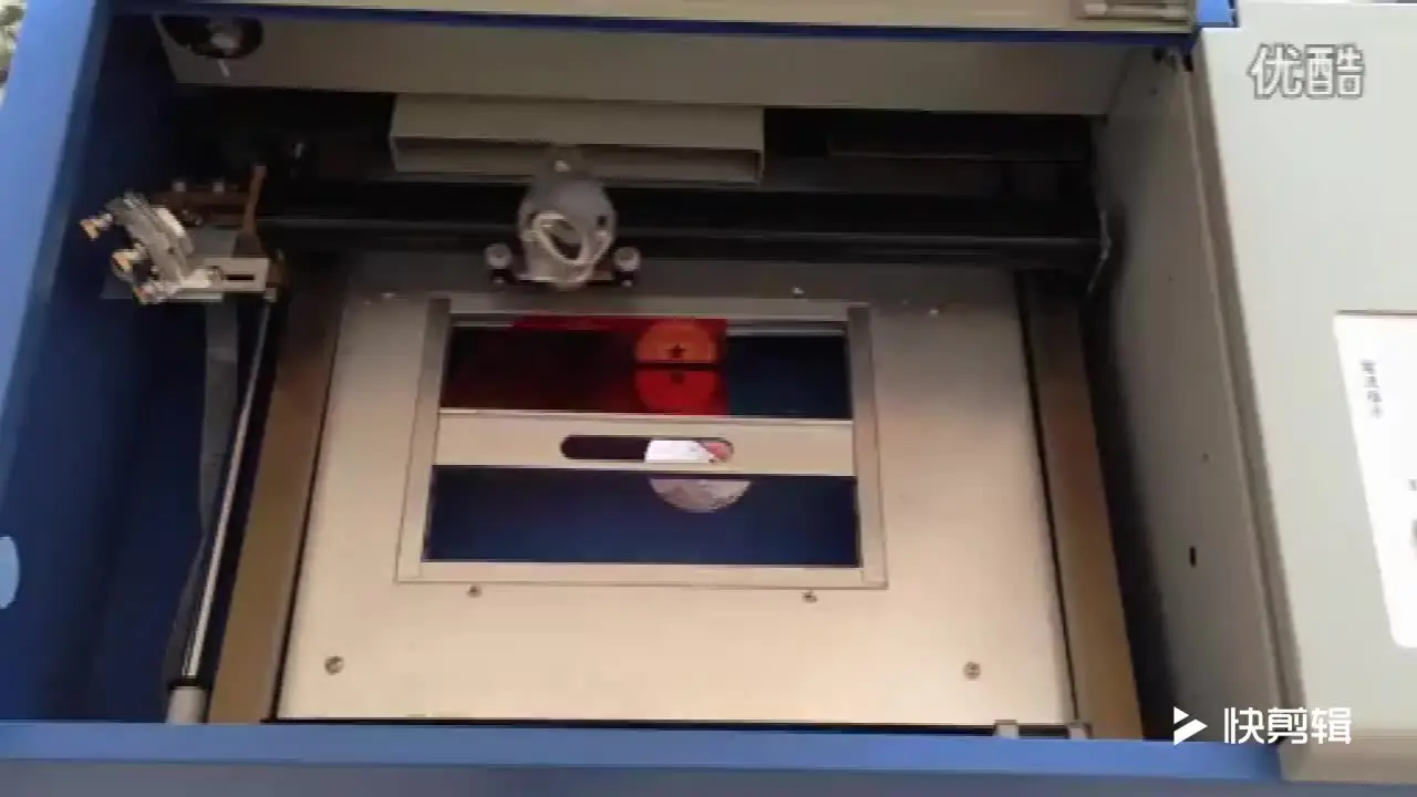 

Engraver with High Precise Wood Cutter 40W CO2 USB Laser Engraving Cutting Machine