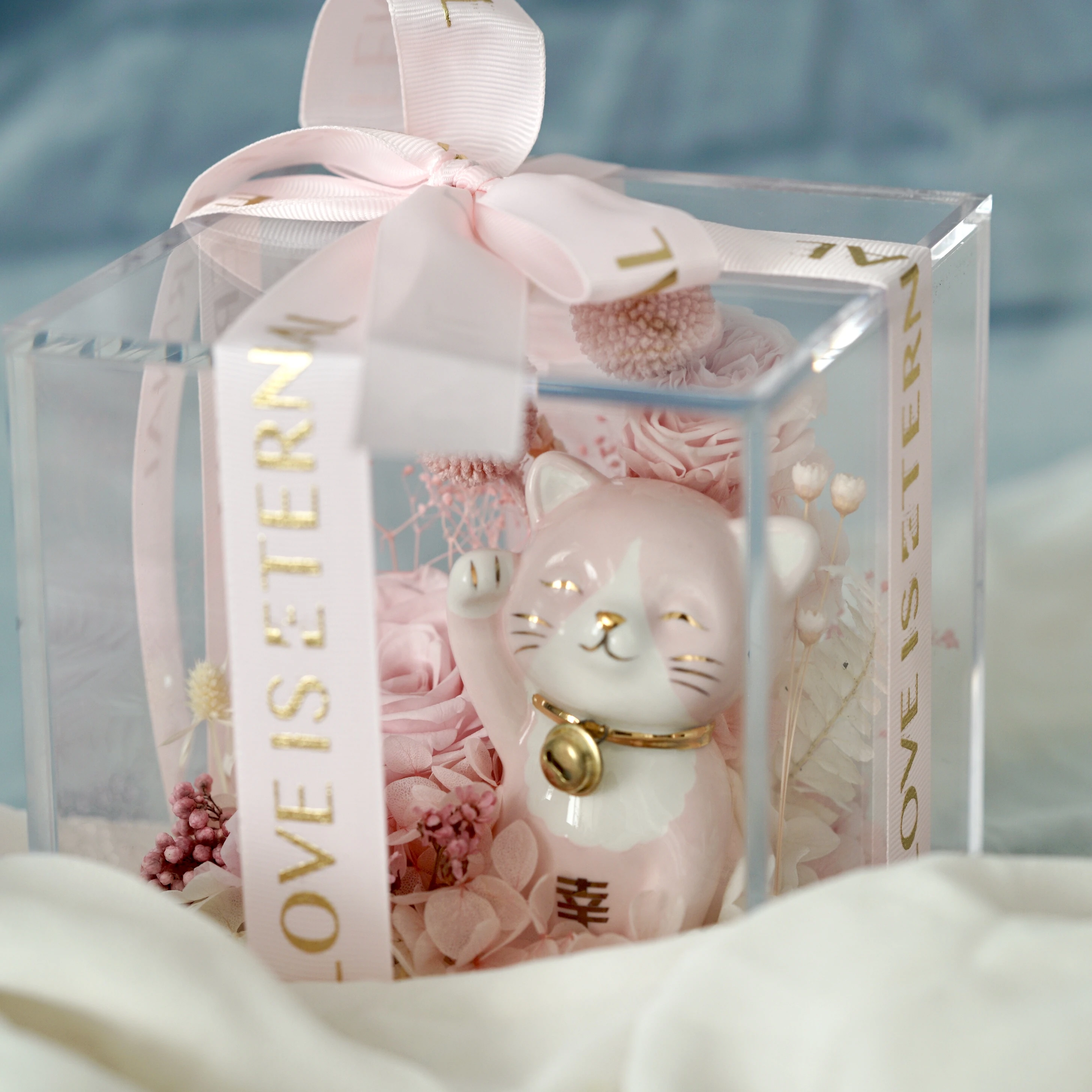 Boite En Verre Avec Chat Chanceux Fleurs Preservees Fleurs Immortelles Pour Un Cadeau Romantique Pour Les Amoureux Pour Un Anniversaire Decor Pour La Maison Aliexpress Maison Animalerie
