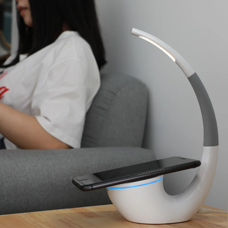  2 In 1 Desk LED Light Wireless Charger Lamp Qi Wireless Charger Eyes Protection Reading Lamps USB C