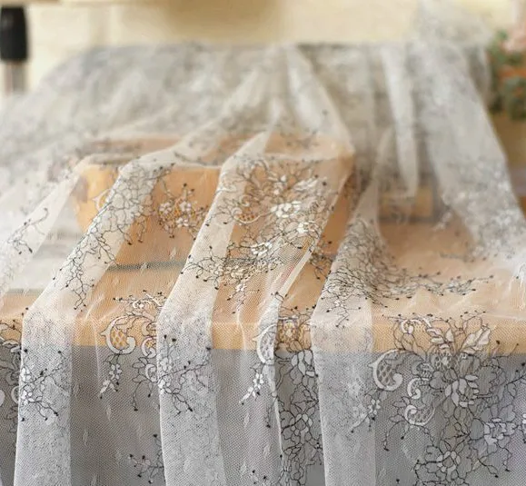 

Кружевная ткань с вышивкой, 150 см