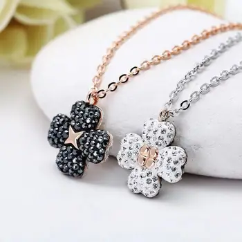 

High-quality crystal double-sided black and white four-leaf clover necklace female clavicle chain double-sided pendant