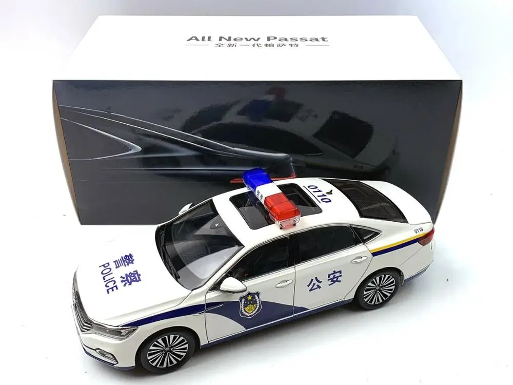 1:18 Volkswagen все новые Passat литая металлическая модель, литая под давлением passat модель полицейской машины