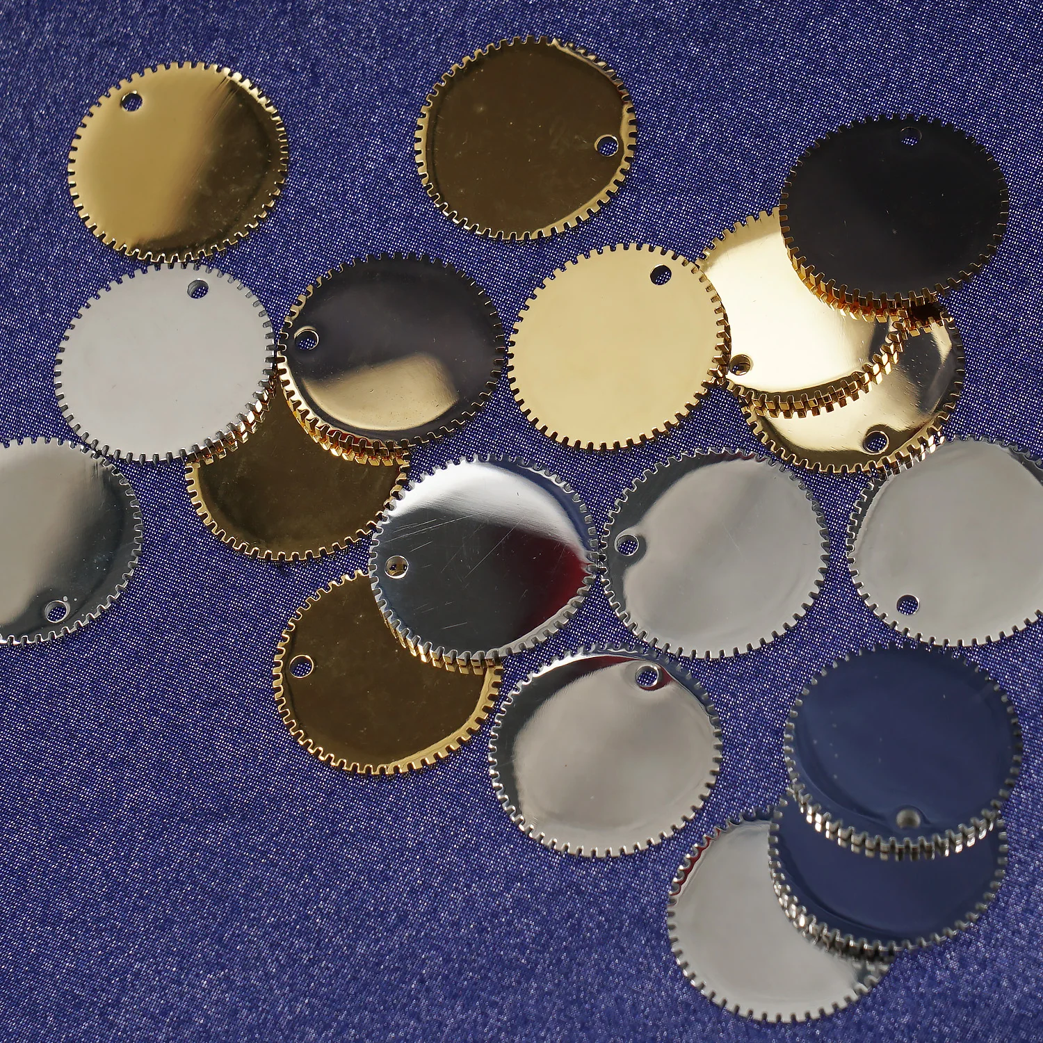 

Stainless Steel Round Laser Engrave Blanks,FANTASTIC SHINE,Jewelry Tags,Gear,3/4"（20mm） round,14 Gauges,connector,10pcs/lot