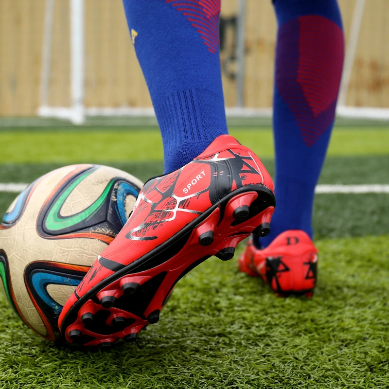 Soccer Shoes Kids Boys Spike Football Shoes Men Summer Breathable Sneakers Lightweight Sport Shoes Anti-Skid Soccer Boots