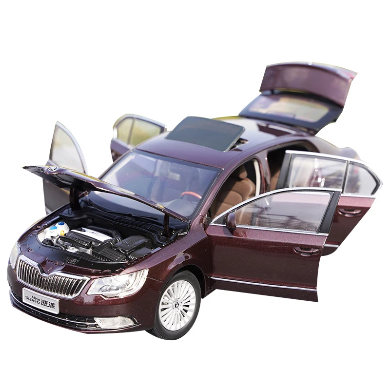 Оригинальная коробка 1:18 Skoda Superb литой металлический автомобиль модель игрушка