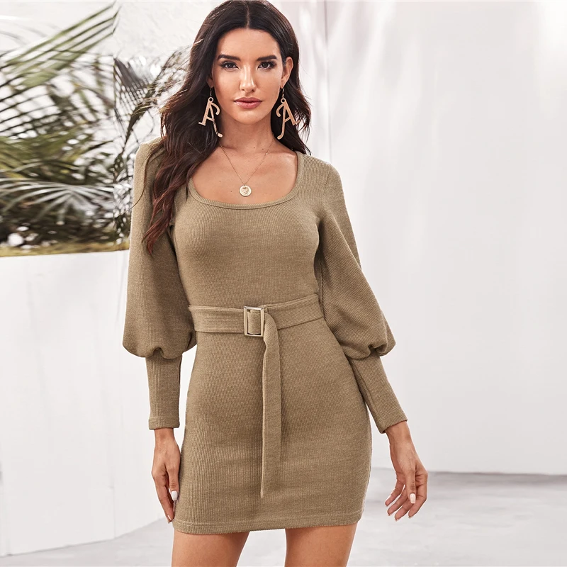 15662856293877348372