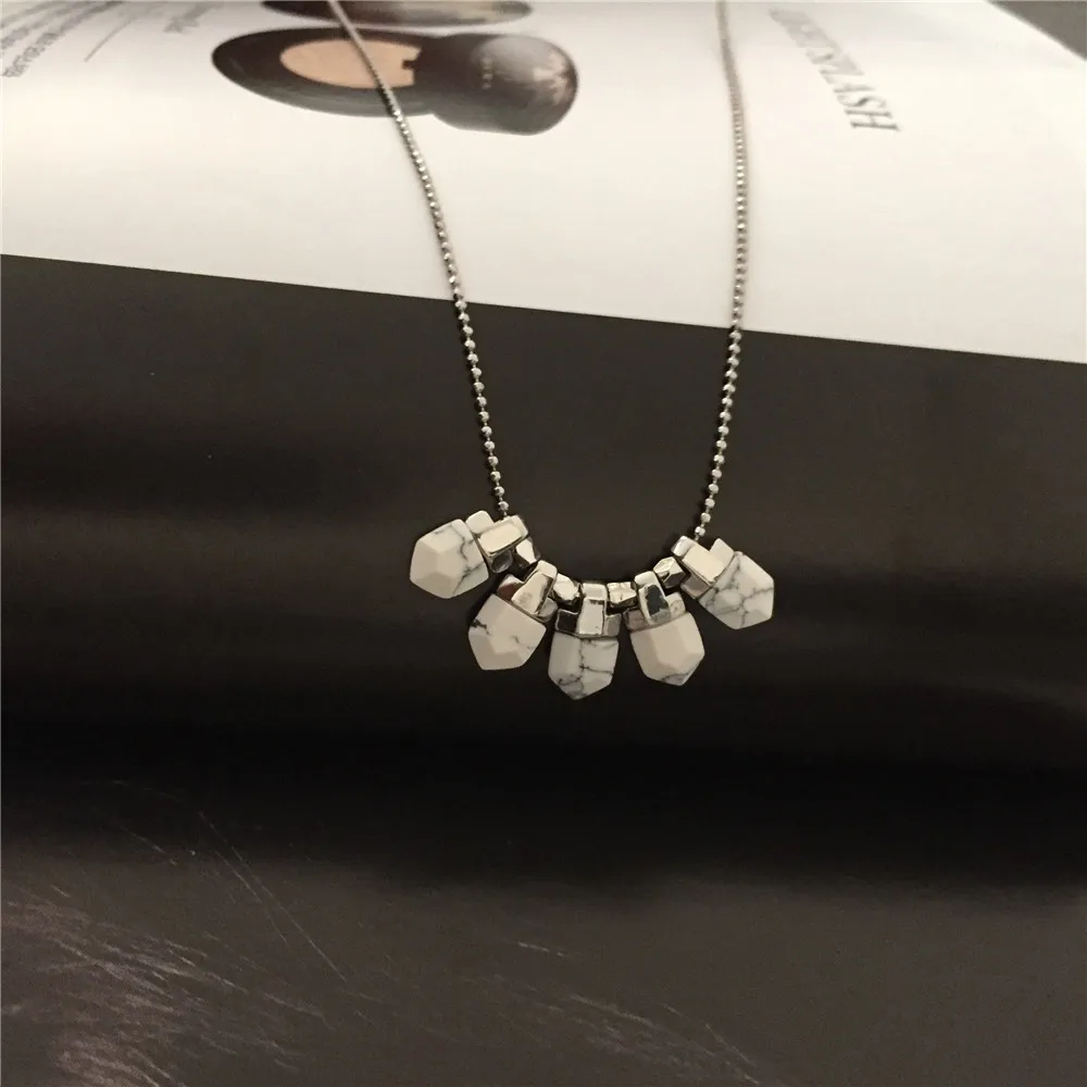 Classic Gold Color Plating Green White Marble Small Stone Strand Pendant Necklace For Women Girl Lady Gift For New Year Party
