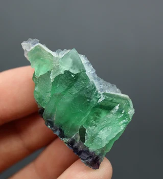

26g Natural green fluorite Secondary crystallization Mineral specimen cluster mineral Stones and crystals Healing crystal