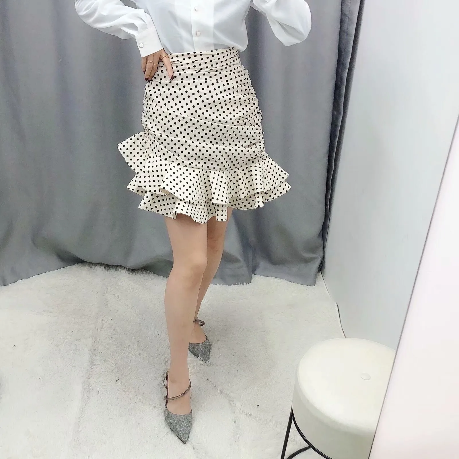 2020 new women summer vanilla polka dot High-waisted mini skirt Ruching detail Ruffled hem Back hidden in-seam zip closure skirt