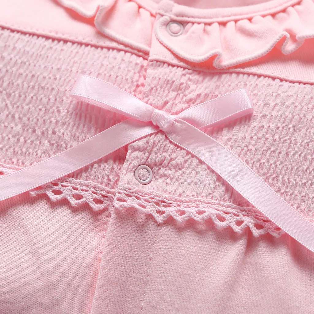 Стиль розовый комбинезон для младенцев для девочек; осень; с длинными рукавами; однотонное кружевное Ползунки с оборками комбинезон, спортивный костюм+ шляпа, наряды из 2 предметов, модные комплекты одежды для детей