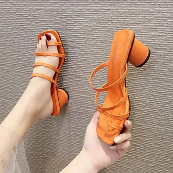 

Roman sandals female 2020 new versatile fashion outer wear middle heel thick heel half slippers