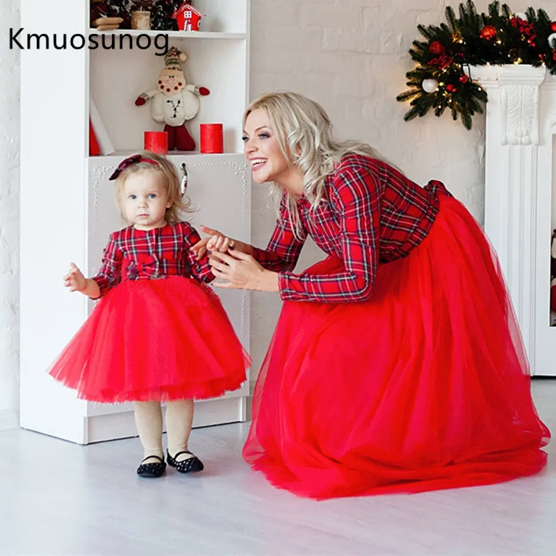 Рождественские платья для мамы и дочки; Семейные комплекты «Мама и я»; клетчатое платье для мамы; одежда для детей; H0957