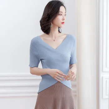 

2020 Women's Knitwear V-neck Solid Color Short Sleeve T-Shirt Commuter