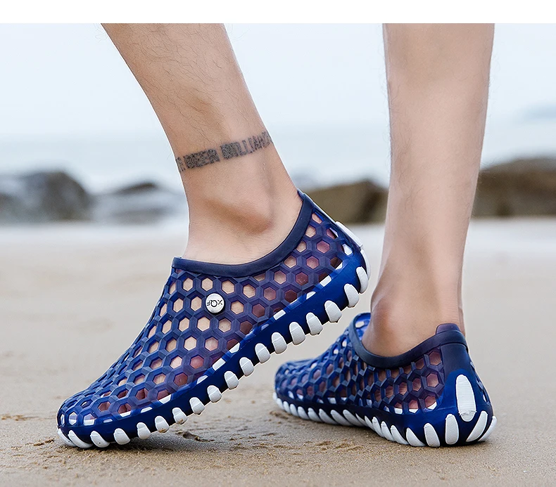 New Summer Fashion Sneakers Men Shoes Outdoor Slippers Fashion Beach Sandals Jelly Breathable Flip Flops Hollow Casual Footwear