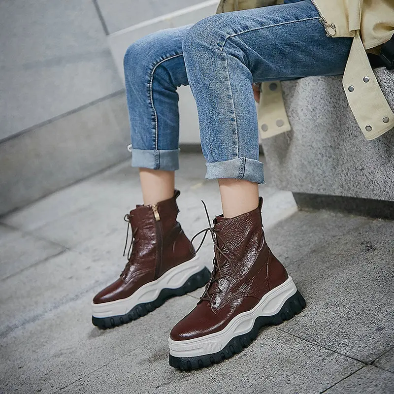 QUTAA/ г. Короткие ботинки для отдыха на платформе с круглым носком модная женская обувь из коровьей кожи на осень-зиму ботинки до середины икры на шнуровке Size34-39