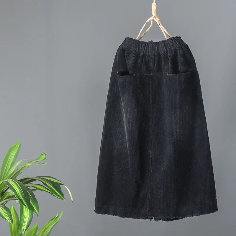Corduroy f retro art autumn and winter new corduroy casual bag hip step skirt winter corduroy skirt female skirt - Цвет: Черный
