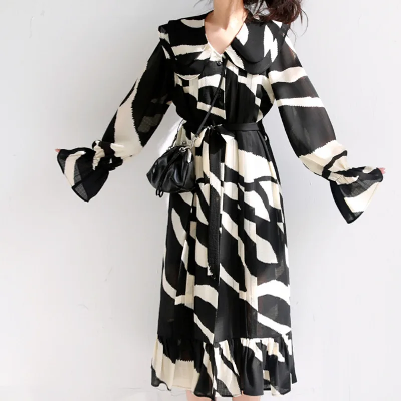 

DEAT Cow Cow Pattern Doll Collar Seven-point Sleeve Ruffled Side Loose Woman Dress Casual Fashion 2019 Autumn Dresses New TV034