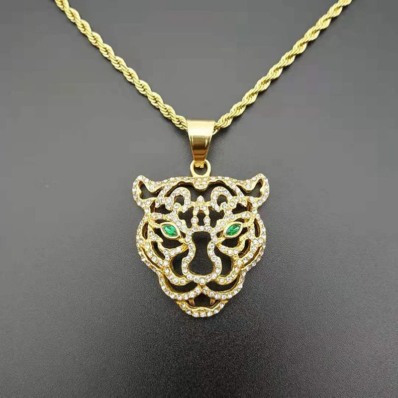 12531948270_69621379