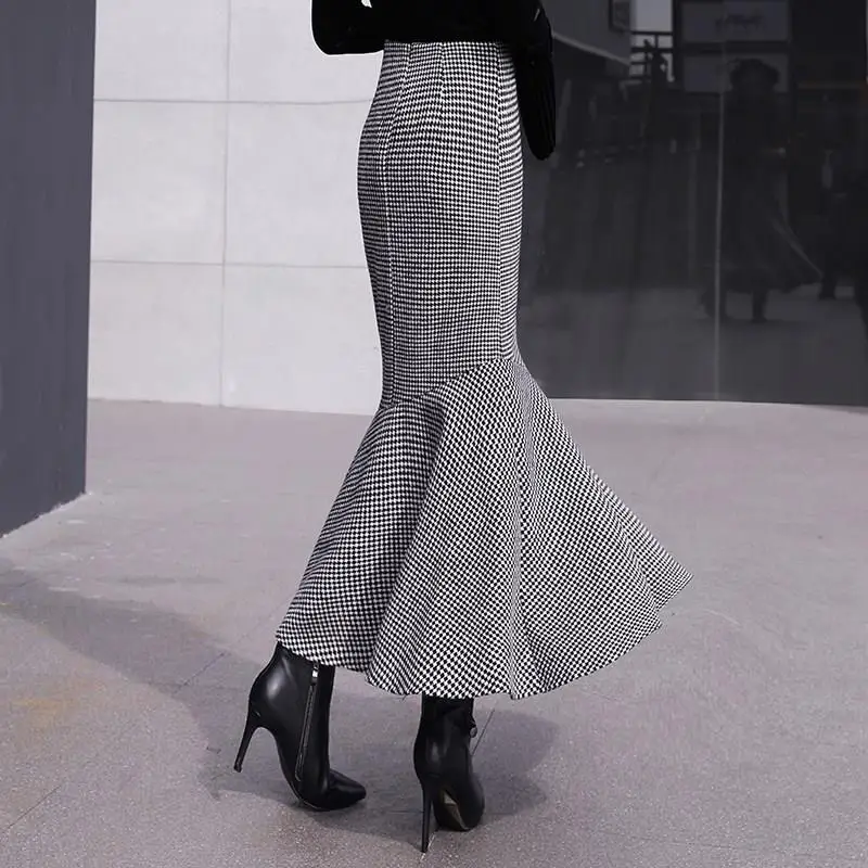 Black And White Ruffle Hem Trumpet-Mermaid Skirts Empire Women Winter Elegant Casual High Waist Fishtail Long Skirts