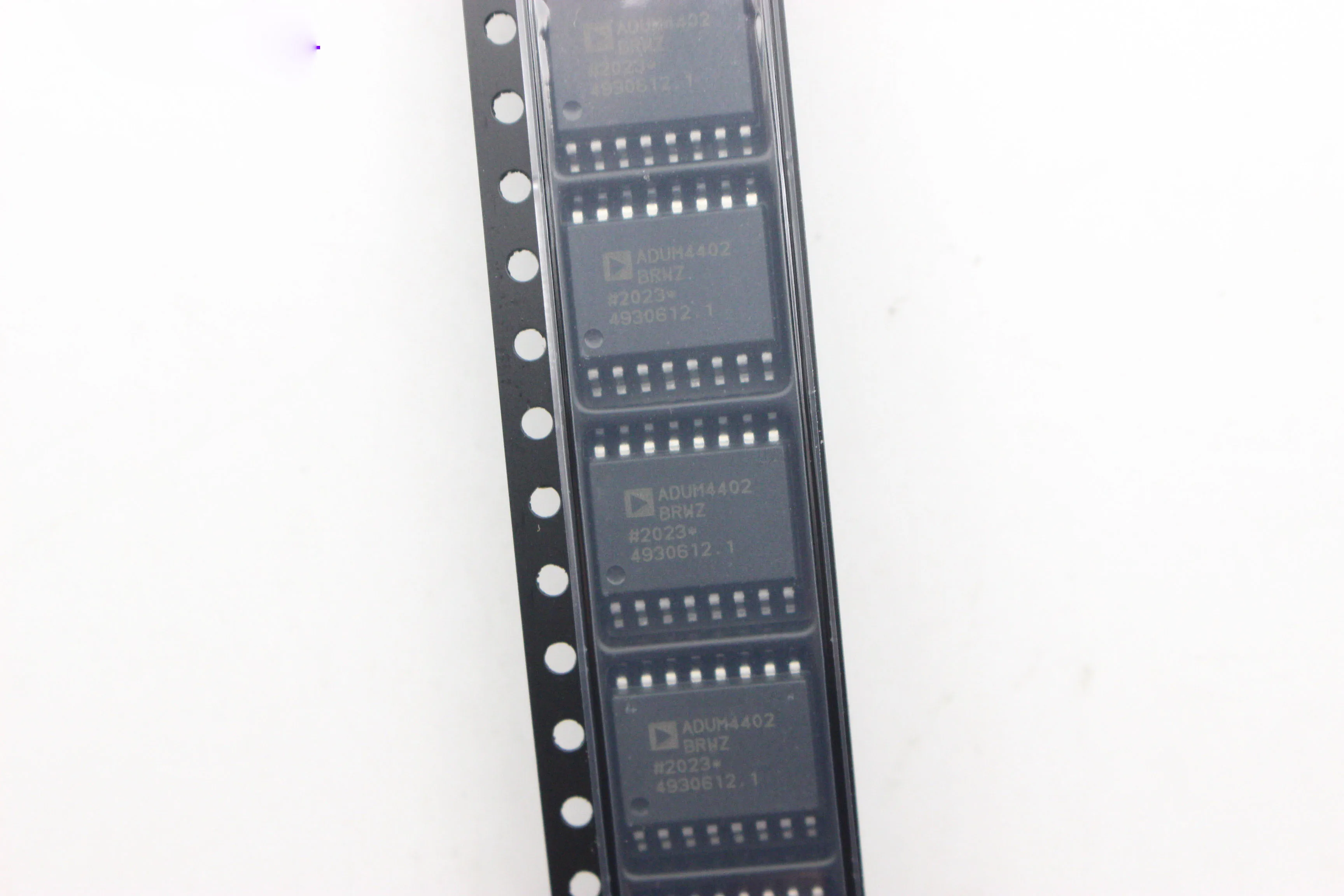 Оригинальная электронная плата IC ADUM4402BRWZ ADUM4402 ADUM4402ARWZ оригинальная Подлинная