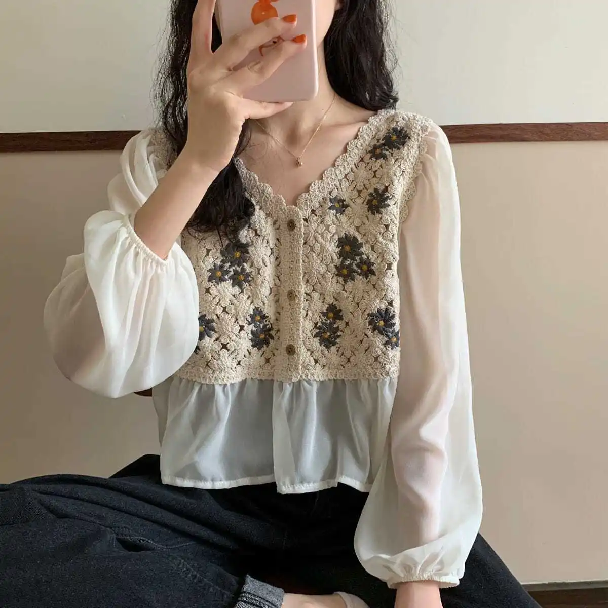 Женская шифоновая блузка на пуговицах элегантная офисная с цветочной вышивкой