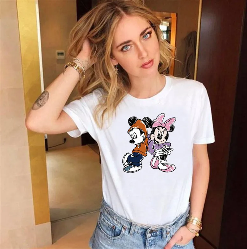 Стильный пуловер Disney с круглым вырезом и мультяшным принтом Микки Минни Маус