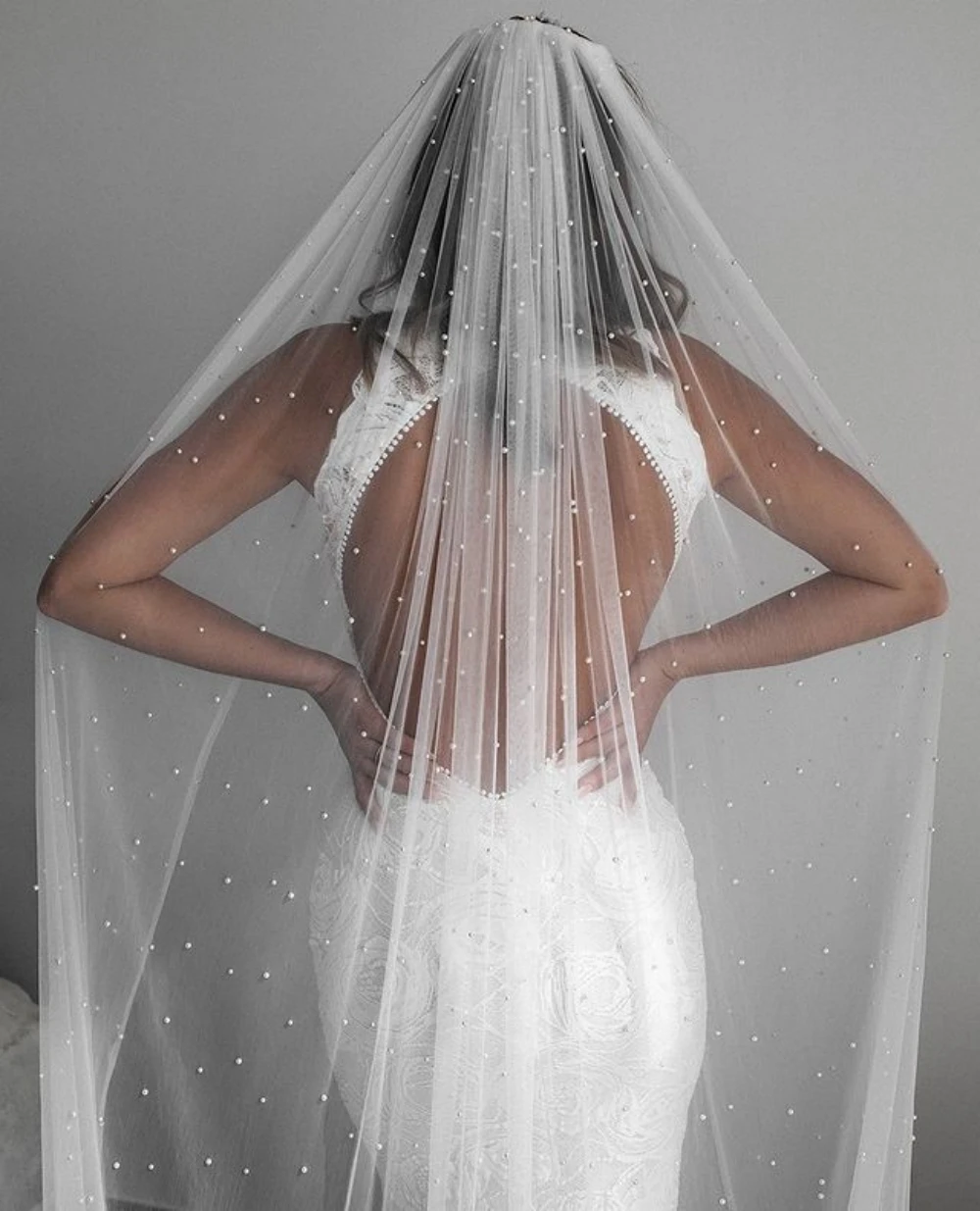 YouLaPan V05 Bridal Veil with Comb Ivory White Wedding Veil  Pearls Veil 1 Tier Wedding Veil for Women Cathedral Bridal Veil
