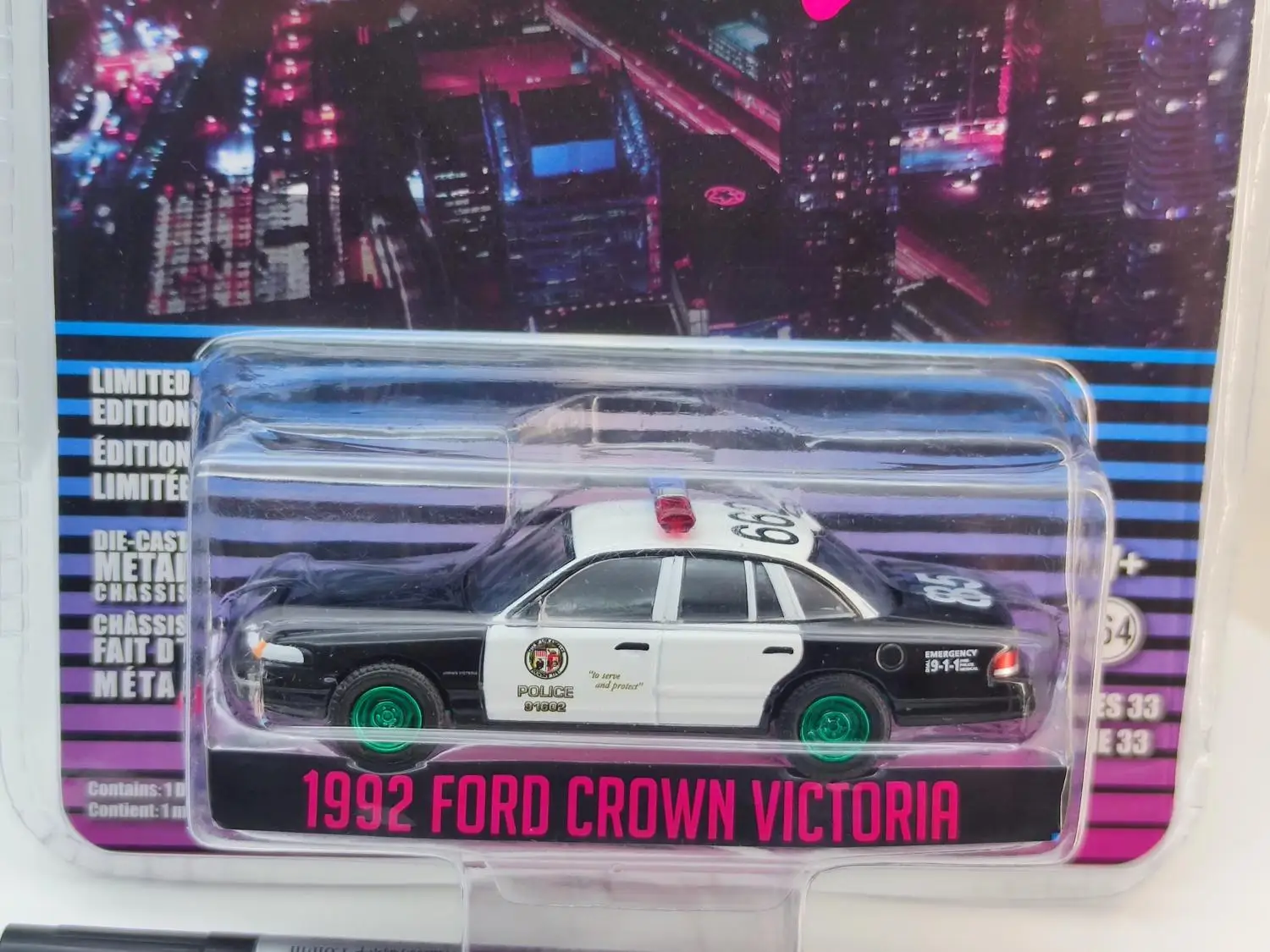 Drive 1992 Ford Crown Victoria 1:64 Scale Greenlight 44930D