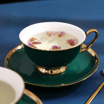 

Fun Fervent Green Ceramics Creative Cup and Saucer Porcelain Simple Tea Sets Room Coffee Cups Tazas Para Cafe Kitchenware