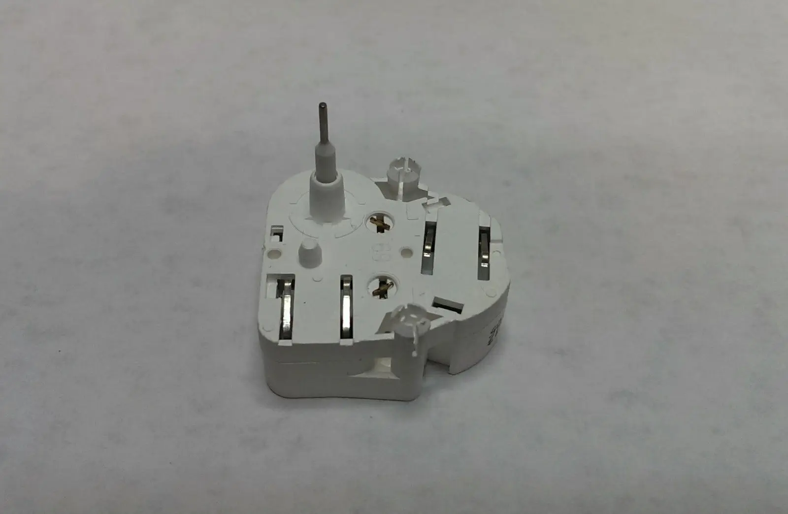 Instrument Stepper Motor For BMW For Volvo VW Audi Mercedes Car 15V Metal White VDO Stepper Motor Iron Shaft Car engine motor VDO iron motor