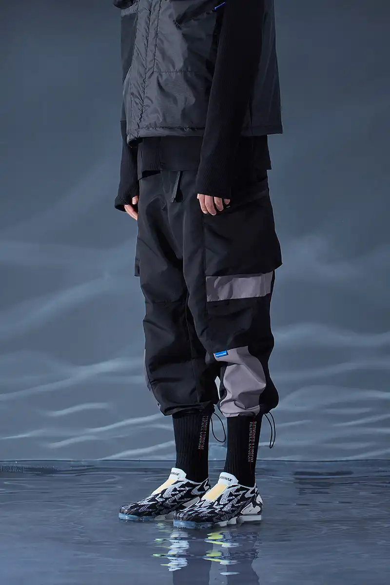 tapered cargo pants techwear