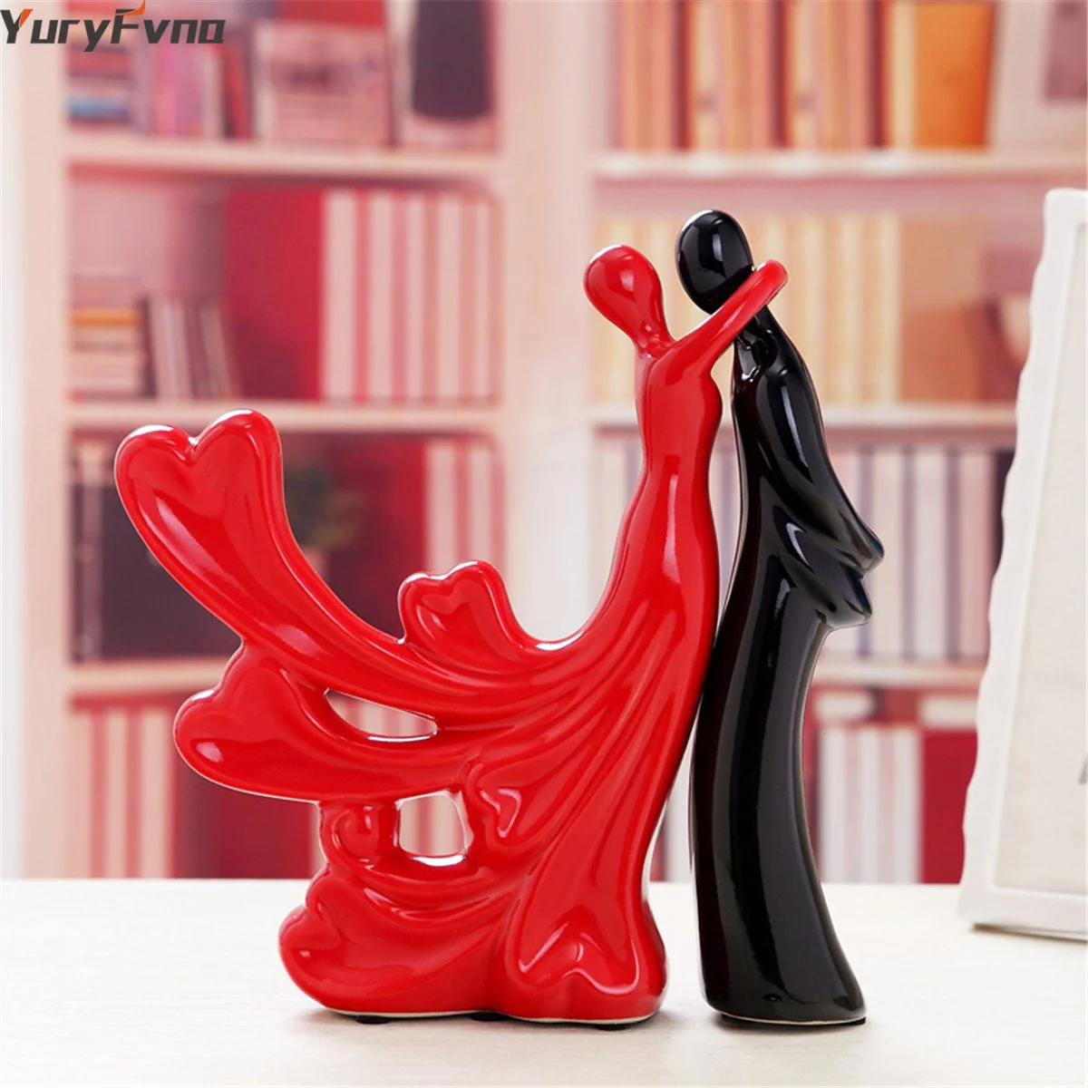 

YuryFvna 2-Pieces Passionate Lover Embrace Couple Figurine Lady Man Statue Wedding Gift Wine Cabinet Living Room Home Decoration