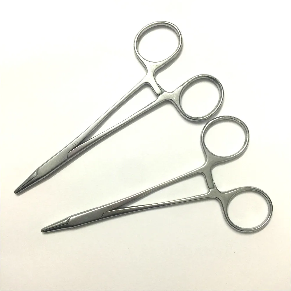 игла зажим. игла зажим. медицинские клещи инструмент. щипцы гемостатические сапфир. щипцы медицинские.