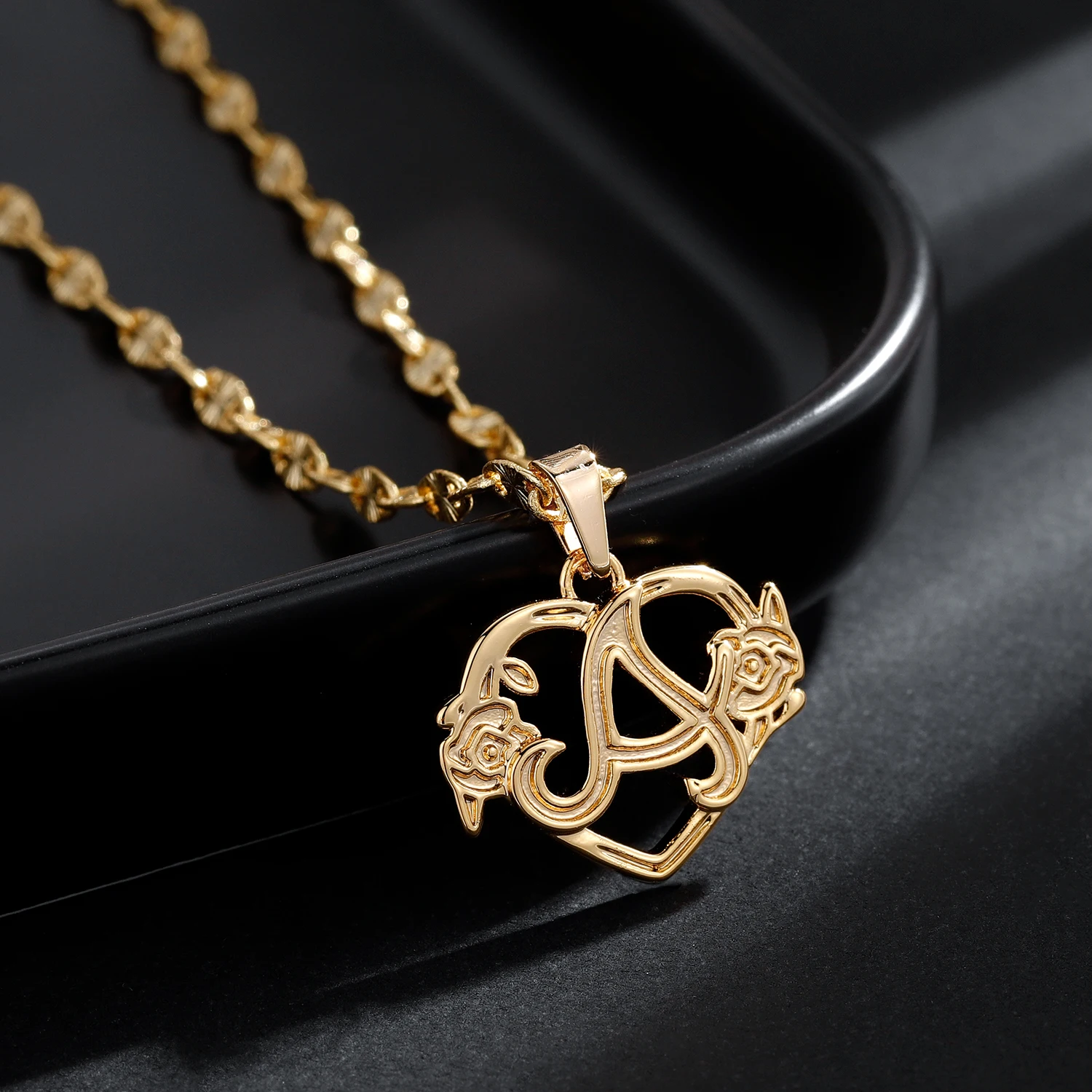 Love Letter Custom Pavé Initial Necklace Yellow Gold / 16" / 3 - Foto 2