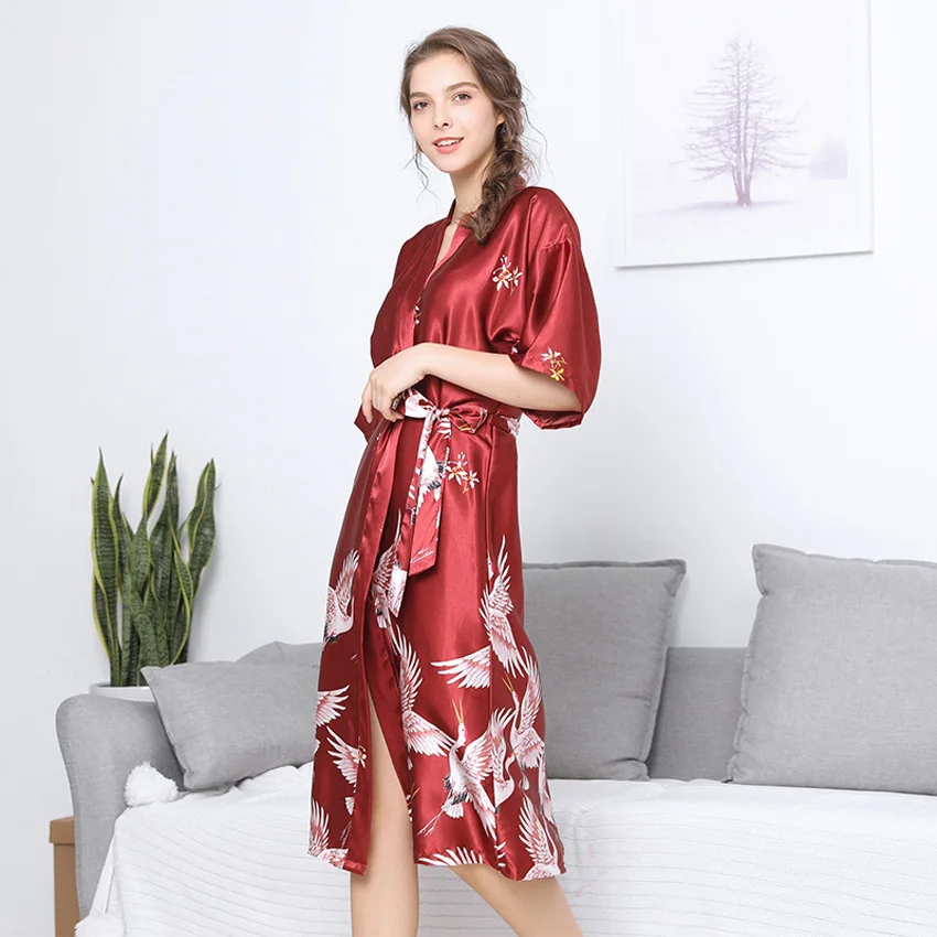 Женский Атласный халат легкое свадебное кимоно для невесты юката женские шелковые пижамы журавль Дамская сексуальная ночная рубашка - Цвет: Long red