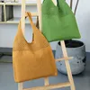 Bolso de hombro informal tejido calado para mujer, bandolera tejida de diseñador de gran capacidad, para playa y verano ► Foto 3/6