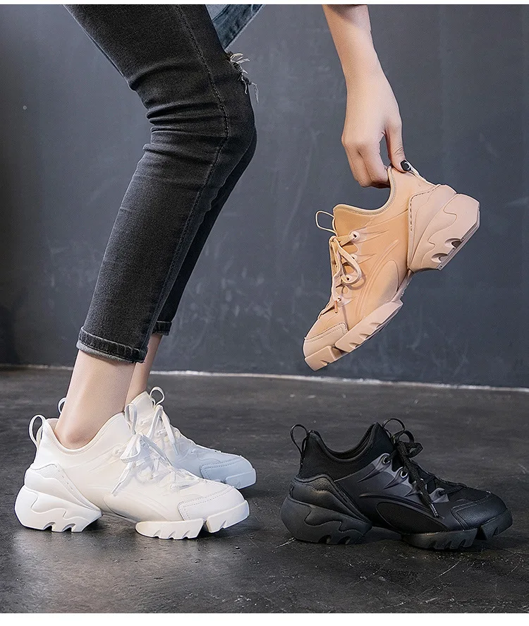 Spring and autumn thick bottom increased sports shoes female new super fire net red star models wild casual sports old shoe