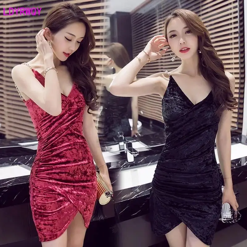 

2019 spring and autumn new Korean women's fashion sexy V-neck low-cut velvet folds thin bag hip strap temperament dress