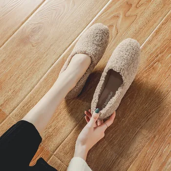 

Winter Plus Velvet 2020 New Korean Warm Cotton Shoes Lazy Fur Women Flats Bota Shoes Black New Arrival Light Loafers Shoes Women