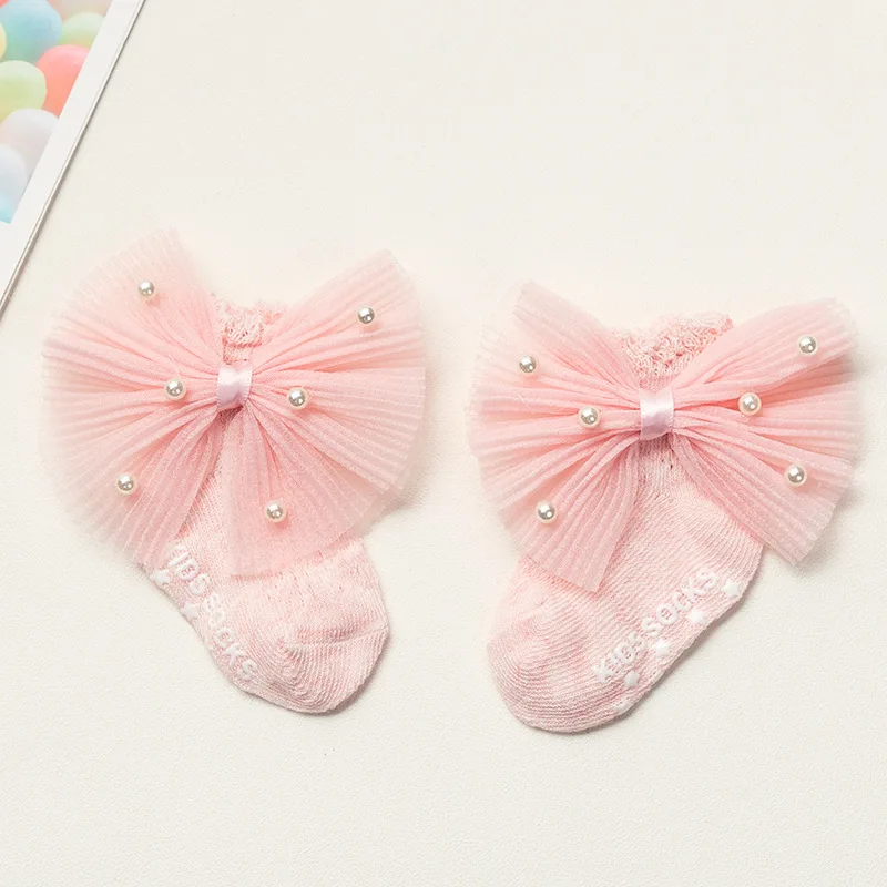 Летние дышащие нескользящие носки для новорожденных, тонкие хлопковые носки в сеточку с бантиком для девочек 0-24 месяцев, большой кружевной бант с жемчужинами для новорожденных - Цвет: pink pearl