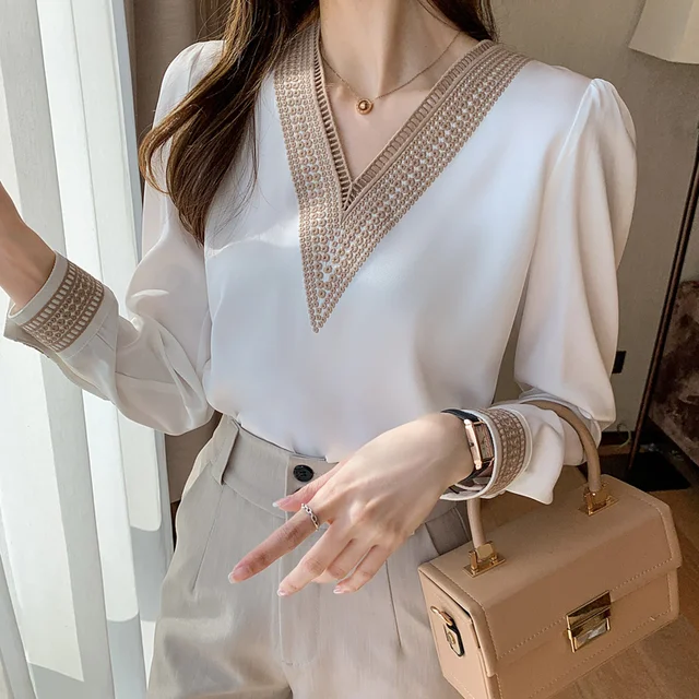 Long Sleeve White Blouse Tops Blouse Women Blusas Mujer De Moda 2021 Embroidery V-Neck Chiffon Blouse Shirt Women Blouses E226 2