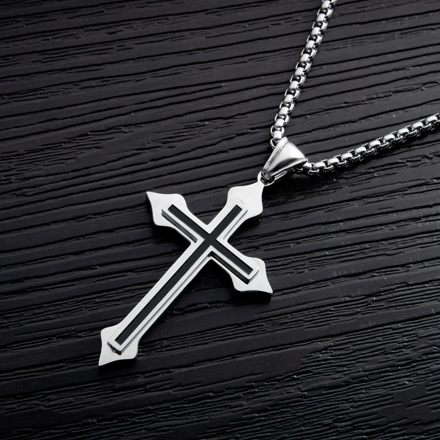 Vintage Classic Men's Cross Pendant Necklace in Stainless Steel