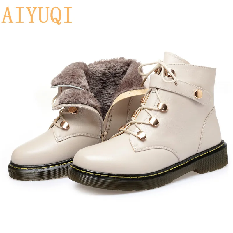 Beige fluff AIYUQI Ботинки martin для девочек Теплые женские зимние ботинки из натуральной кожи женские мотоциклетные ботинки на плоской подошве со шнуровкой обувь для учащихся - Цвет: Beige fluff