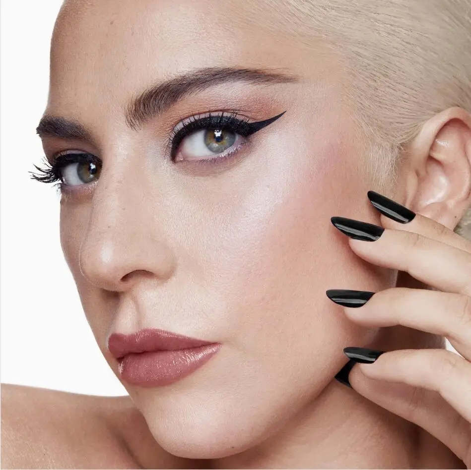 HAUS beauty by Lady Gaga Ограниченная серия праздничный эксклюзивный GLAM ATTACK праздничный набор для макияжа