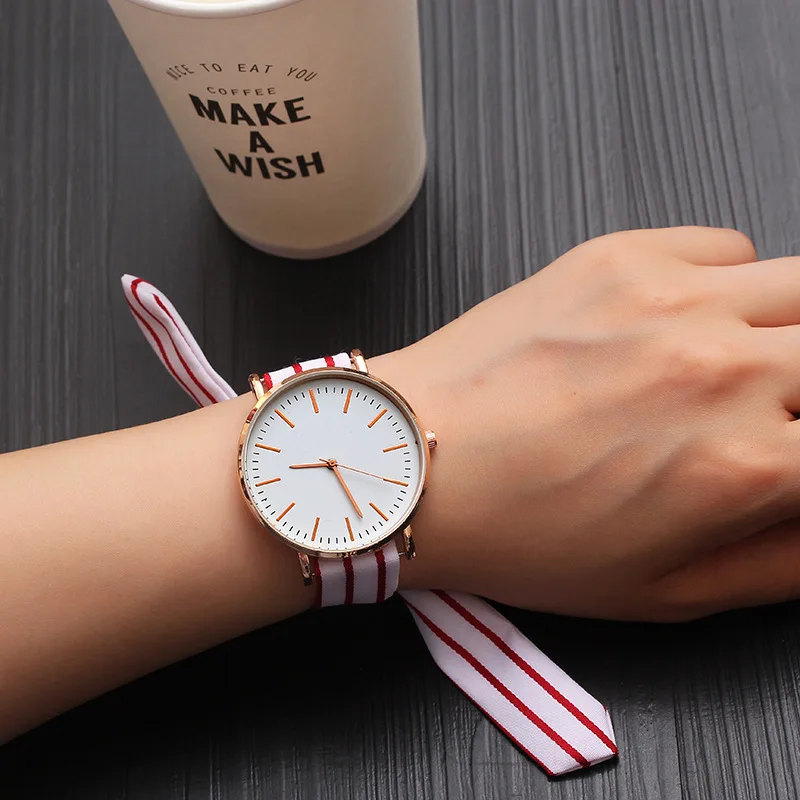 Hot Fashion Lovers Watches Men Women Casual Leather Strap Quartz Watch Women s Dress Couple Watch 3