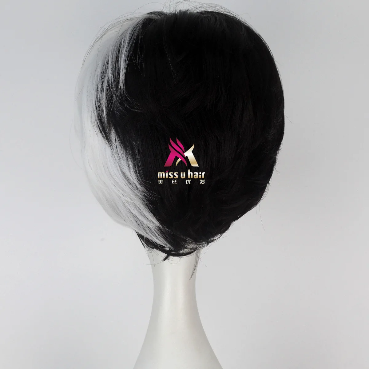 Cruella De Vil 101 далматинцы черные белые короткие термостойкие синтетические волосы аксессуары для косплея Хэллоуин вечерние+ шапка парик