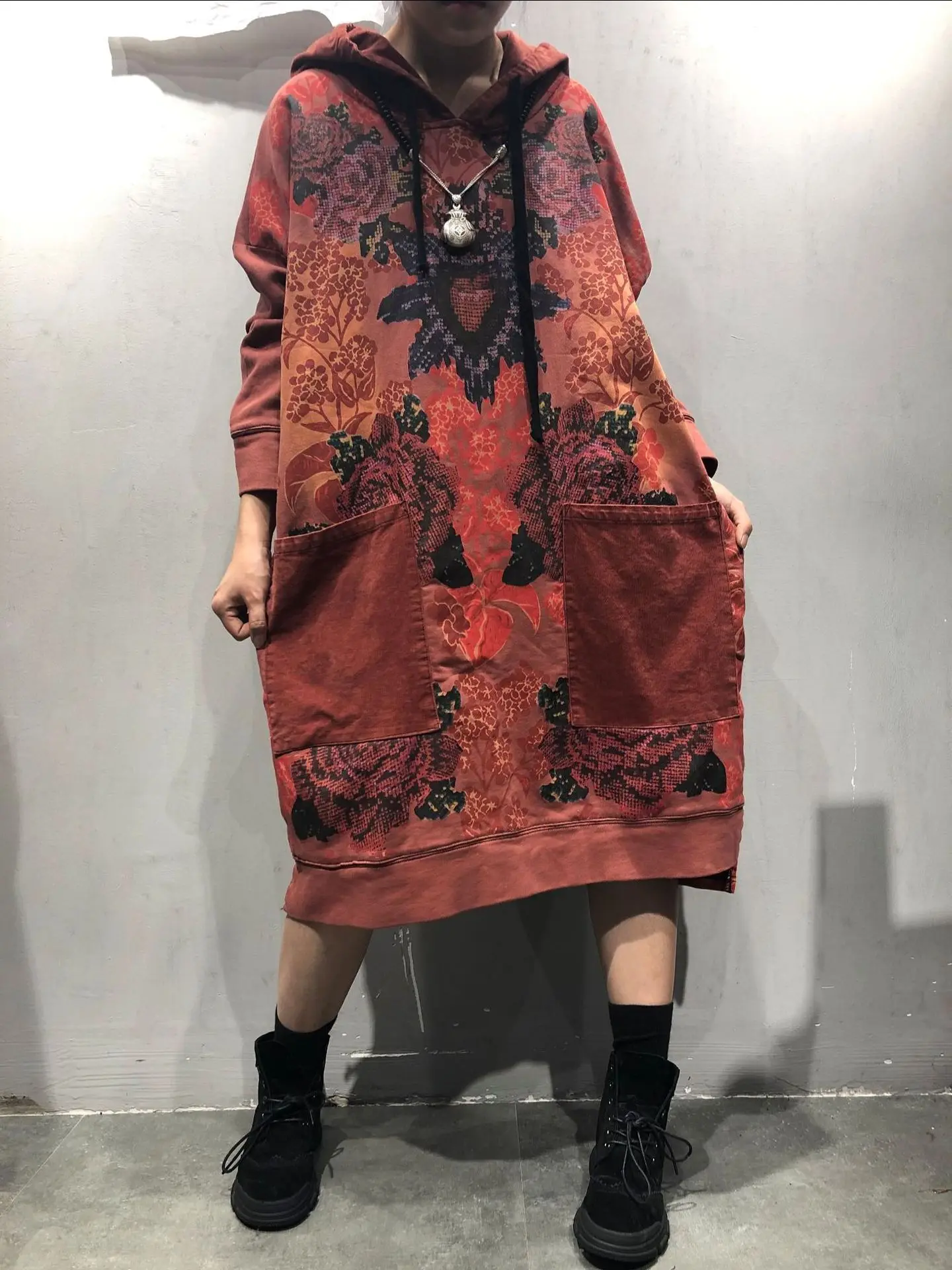 

March Spring And Autumn New Cap Hoodie Women's Loose And Plus-sized Mid-length Retro Floral Retro Dress